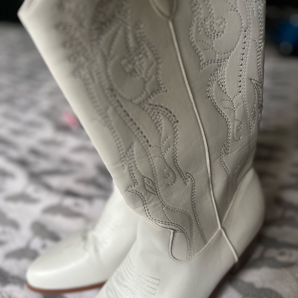 White Western Cowboy Boots